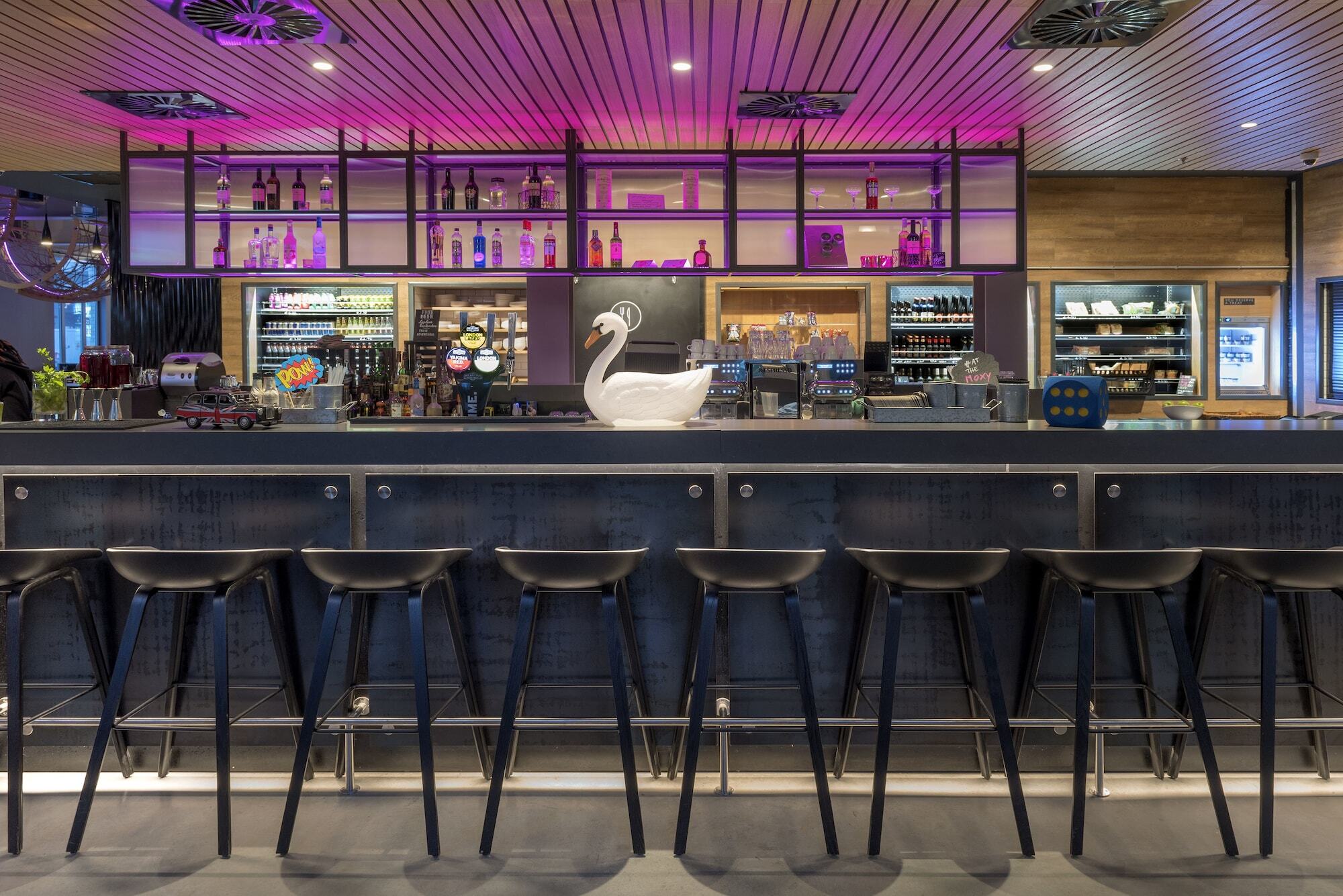 Moxy Edinburgh Airport Hotel Ingliston Buitenkant foto